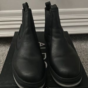 Men’s boots for sale size 10.5